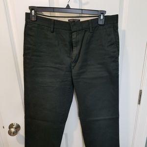 Banana Republic 33x34 Emerson Chino